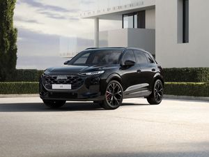 Audi Q3 e-hybrid S tronic line TECHPRO MATRIX 20 AHK