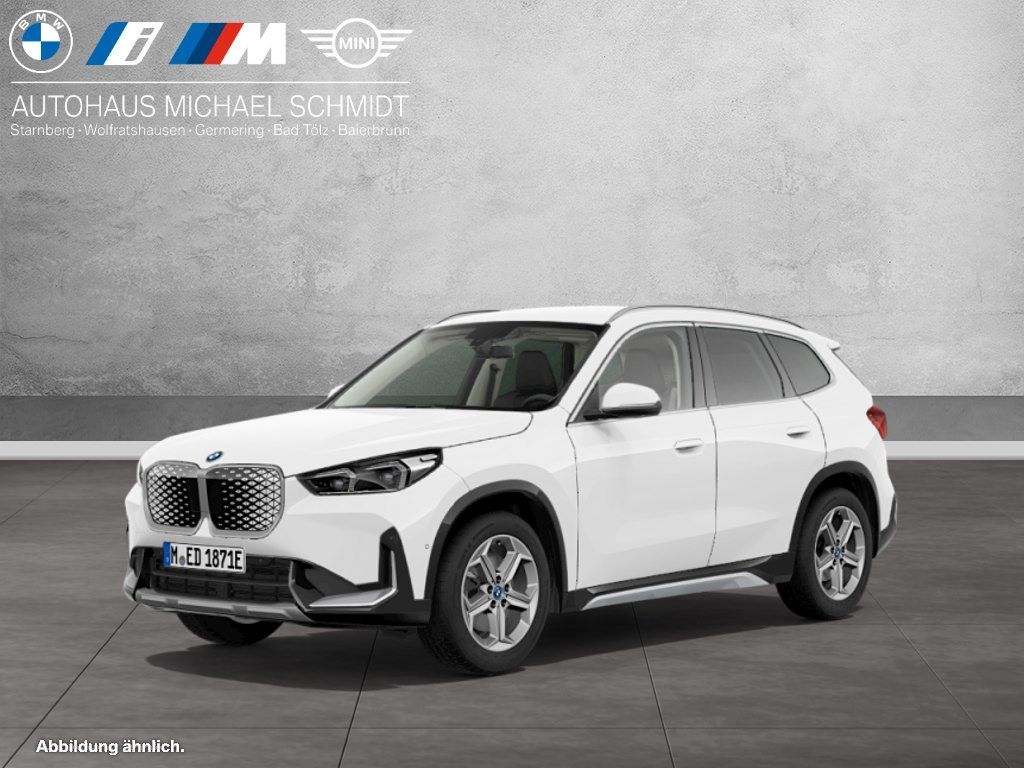 BMW iX1 eDrive20 xLine DAB LED RFK Komfortzg. Shz Leasing
