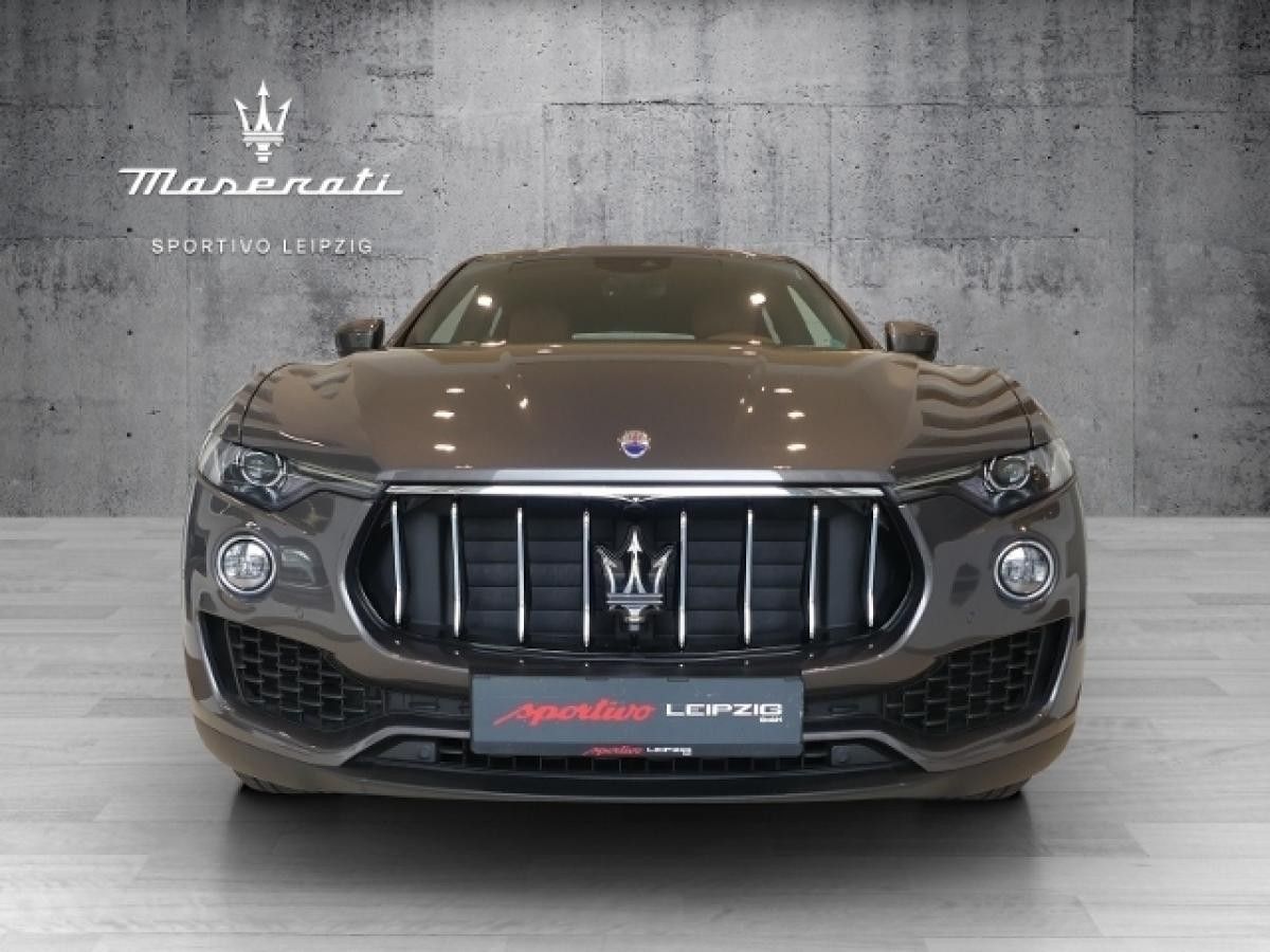 Maserati Levante S Q4 Leasing
