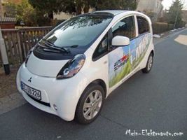 Dies ist das Elektroauto i-MiEV von Mitsubishi