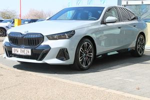 BMW 550 e xDrive Limousine M Sportpaket/Driving Assistant Professional /AHK/Innovationspaket uvm.*sofort ver Leasing