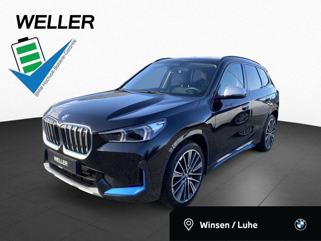 BMW iX1 xDrive30 xLine LCProf Pano adLED 360° 20