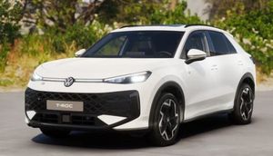 Volkswagen T-Roc Volkswagen T-Roc R-Line 1.5 eTSI 7-Gang-DSG 110 kW (150 PS)
