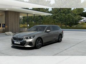 BMW i5 xDrive40 Touring💥Vorführwagen mit 30%Nachlass💥Übernahme April 2027