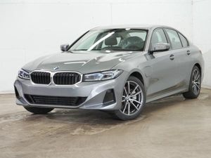BMW 330 e xDr.   Live Cockp. Prof., HuD, Parkass. +, Keyless, uvm.