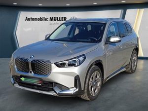 BMW iX1 eDrive20 xLine El. Panodach Navi Digitales Cockpit Memory Sitze Soundsystem HarmanKardon Leasing