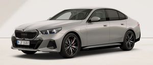 BMW 5er Touring BMW 5er 550e M Sportpaket Pro 550e Steptronic xDrive 360 kW (489 PS)