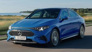 Mercedes-Benz CLA Coupé 350 4MATIC mit EQ
