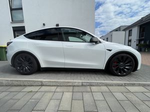 Tesla Model Y Performance Leasing 325,66E 33Mon. 15Tkm ST XA H&R - Leasingübernahme