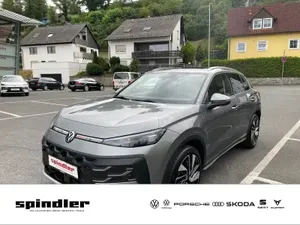 Volkswagen T-Roc Style 1.5 l eTSI OPF 110 kW (150 P S) 7-Gang-Doppelkupplungsgetriebe DSG