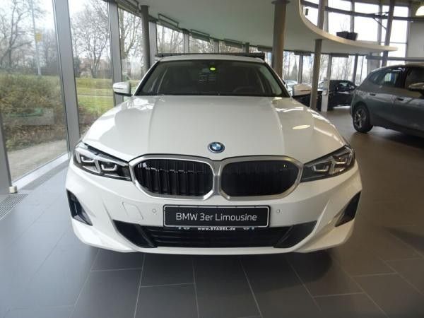 BMW 330 e Limousine ab Lager! 0,5% Versteuerung! Leasing