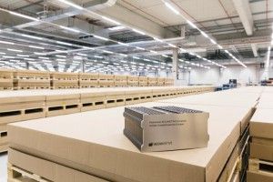 Daimler und enercity machen Ersatzteillager zum Energiespeicher/Daimler and enercity turning spare parts store into battery store. Bildquelle: Daimler AG / Accumotive / enercity