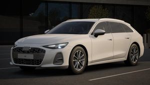 Audi A6 Avant TFSI S tronic Assistenz Fahren&Parken NAV LEA Kamera | Wartung+35€ mtl Leasing