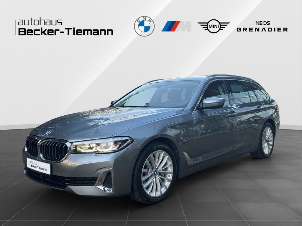 BMW 530e xDrive Touring Luxury Line | Head-Up | Da.P Leasing