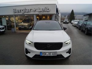 Volvo XC40 B4 Benzin 2WD Plus Black Edition DKG/AHK/Standheiz./360° **PRIVAT**
