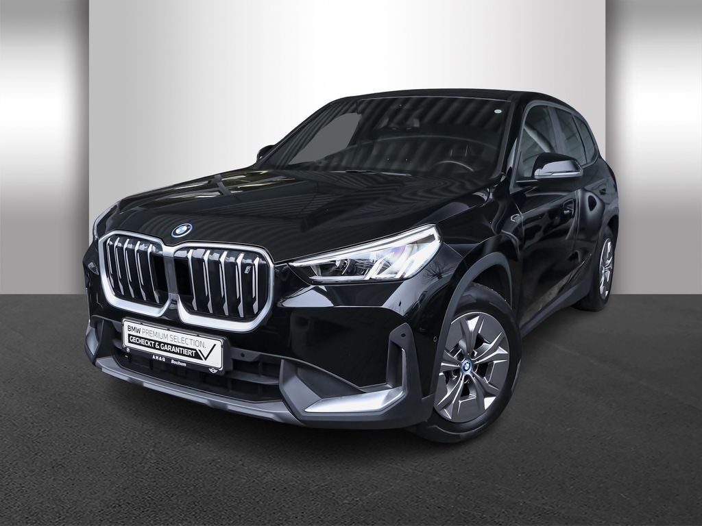 BMW iX1 xDrive30 Leasing