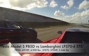 Elektroauto Tesla Model S P85D vs Lamborghini LP570-4. Bildquelle: Screenshot Youtube.com, User: DragTimes