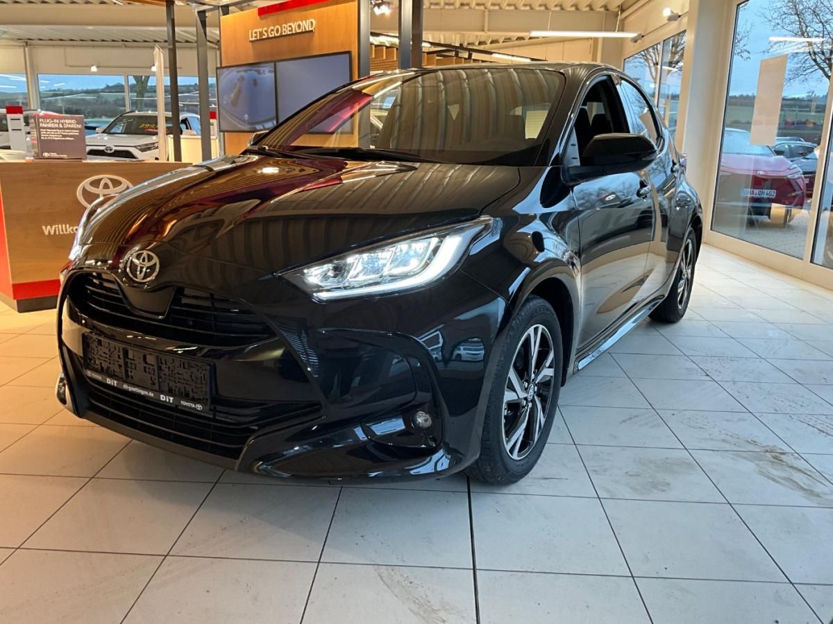 Toyota Yaris 1,5 l Hybrid Teamplayer + Comfort-Paket Leasing