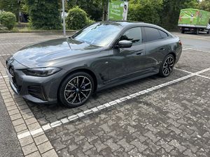 BMW i4 35 eDrive Grand Coupe' - inkl. Wartung & Reparatur Leasingübernahme