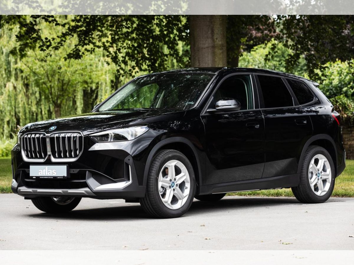 BMW iX1 xDrive30 •  ACC •  Kamera •  Massagesitze •  LED • Leasing