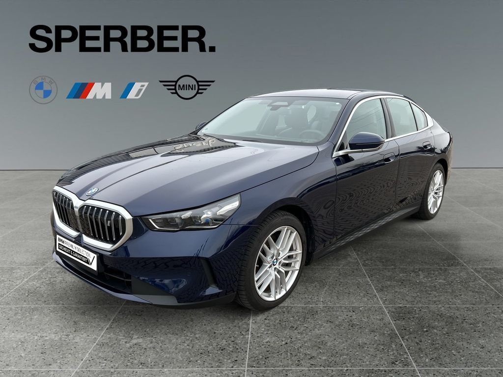 BMW i5 xDrive40 20 Zoll*Sitzbelüftung*360 Kamera* Leasing