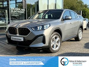 BMW X2 sDrive20d //Head-Up Stop&Go Pano 360* Kamera