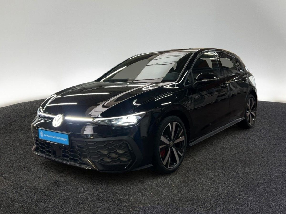 Volkswagen Golf VIII 1.5 GTE DSG AHK DCC IQ.Light TravelAs. Leasing