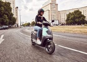 Individuelle, flexible und emissionsfreie Mobilität Der eScooter-Sharingdienst Coup bietet in Berlin ab sofort eine neue attraktive Mobilitätsoption. Zum Start des Angebots stehen in Berlin 200 vernetzte, rein elektrisch angetriebene Roller von Gogoro, einem führenden eScooter-Hersteller, zur Verfügung. Bildquelle Coup / Bosch