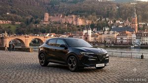Alfa Romeo Junior Elettrica Ti 54kWh inkl. Techno-Paket
