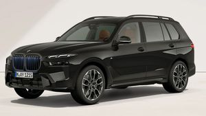 BMW X7 BMW X7 40d M Sportpaket Pro 40d Steptronic xDrive 259 kW (352 PS)