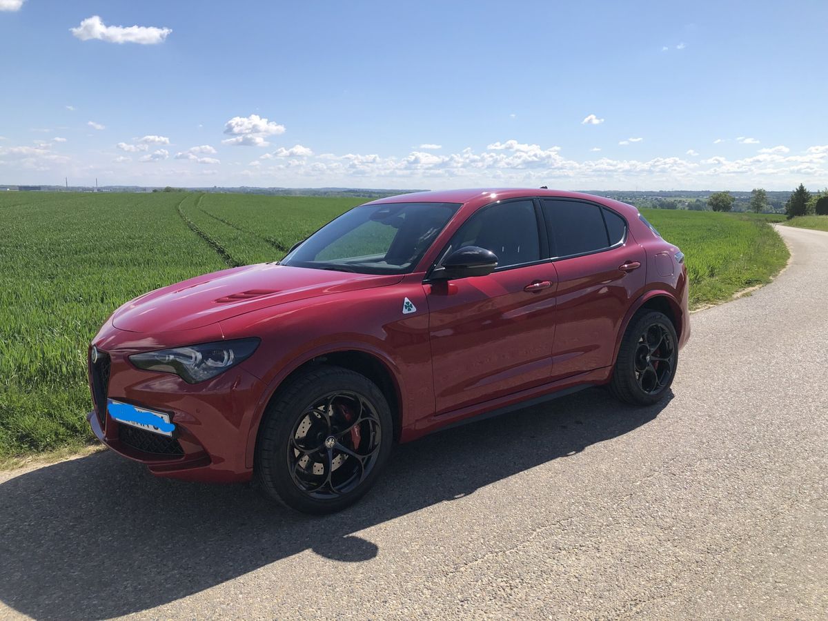 Leasingübernahme angeboten für Alfa Romeo Stelvio Quadrifoglio MY24 – 520 PS 2024 16532km Leasingübernahme