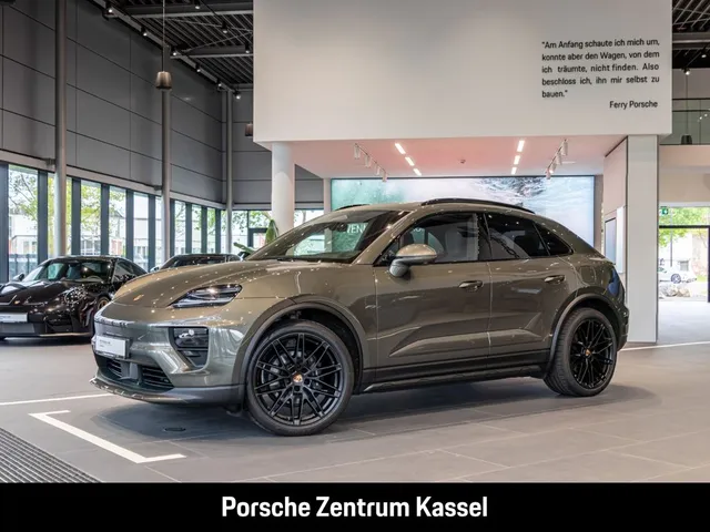 Porsche Macan Electric 4 HA-Lenkung InnoDrive Head-Up