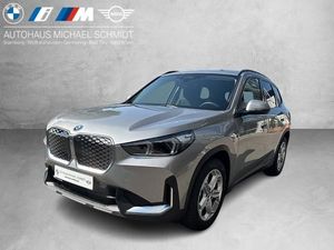 BMW iX1 eDrive20 DAB LED RFK Komfortzg. Klimaaut. Leasing