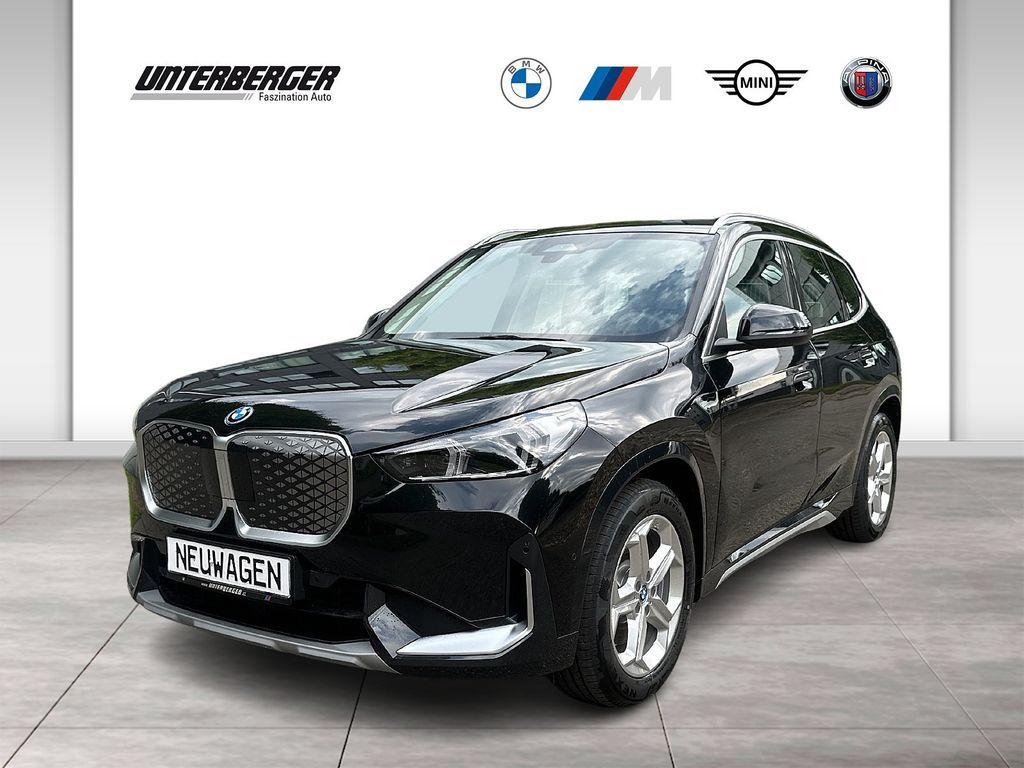 BMW iX1 xDrive30 xLine DAB LED RFK Shz PDC Leasing