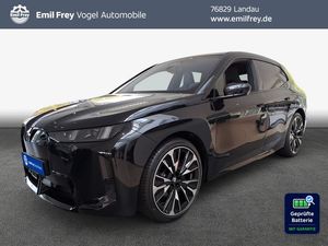 BMW iX xDrive45 300 kW, 5-türig (Strom)