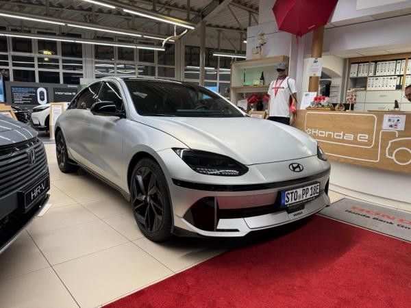 Hyundai IONIQ 6 First Edition / Gravity Gold Matt Leasing
