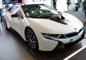 Plug-In Hybridauto BMW i8 auf der Formula Student 2014