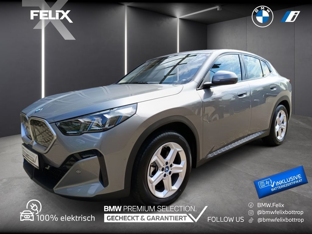 BMW iX2 30xDrive ICONIC GLOW+HEAD UP+MEMORY+DR. ASS Leasing