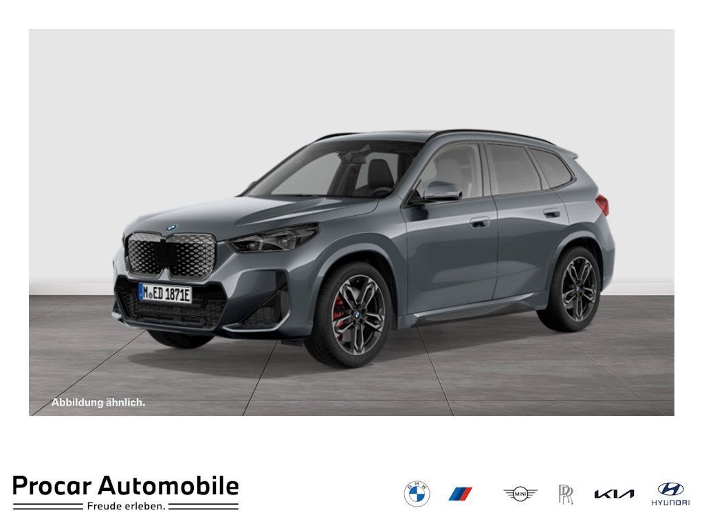 BMW iX1 eDrive20 M Sport Pro PANO Adapt.LED AHK Leasing