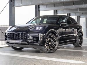 Porsche Cayenne E-Hybrid Coupé Black Edition **AKTION!! NUR ANFRAGEN BEI 100% BESTELLABSICHT** (0,5% Vst.)  *HA-Lenk