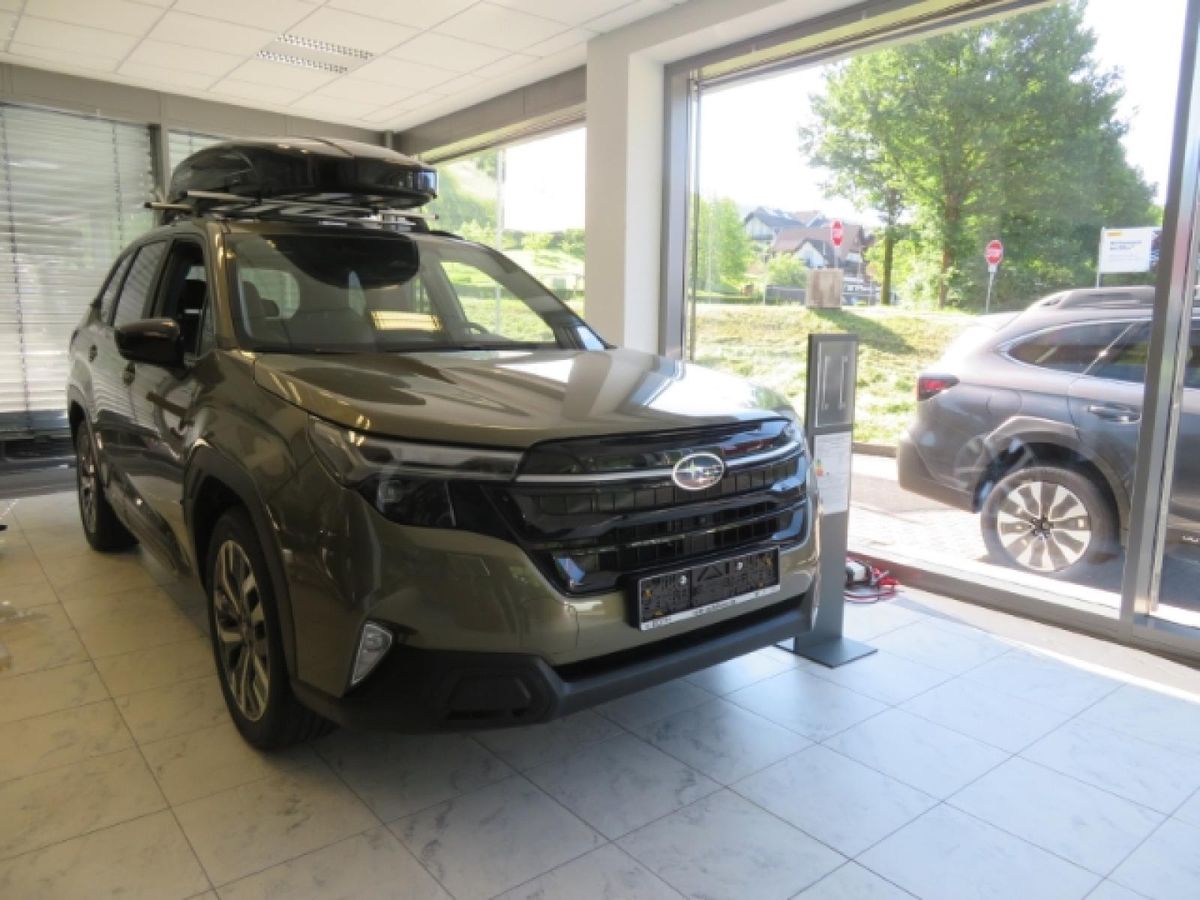 Subaru Forester 2.0 ie AWD Platinum Schwarzwald Edition Paket Navi Leder 360 Kamera Leasing