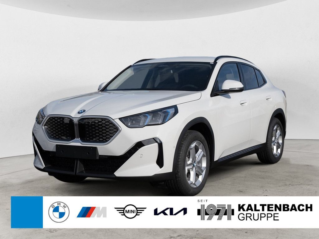BMW iX2 eDrive20 LED AHK NAVI KAMERA SHZ PDC KEYLESS Leasing