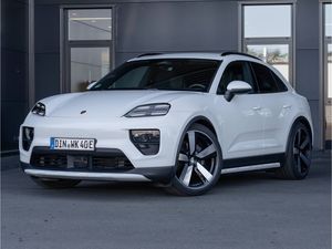 Porsche Macan 4 BOSE Matrix 22'' ACC Offroad Design-Pake