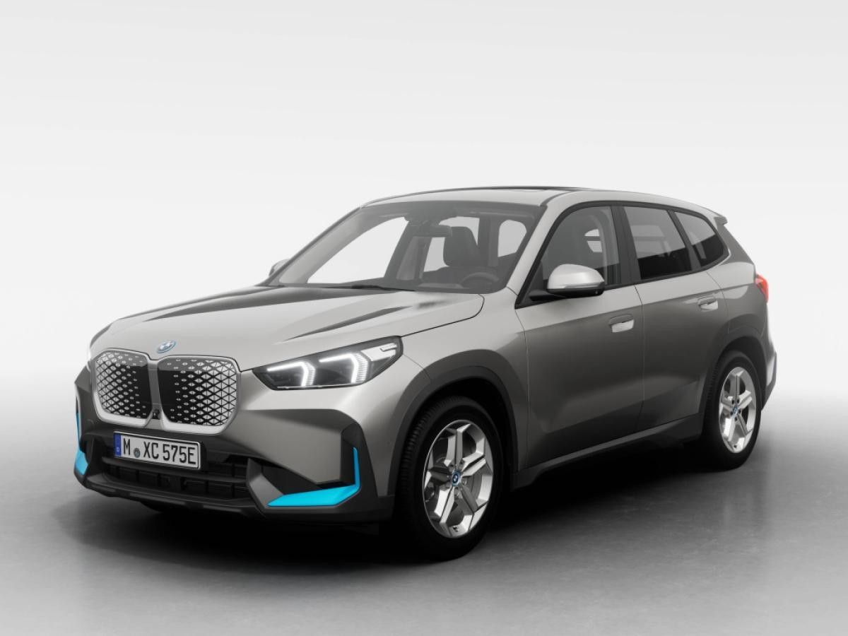 BMW iX1 xDrive30 AKTION Head-Up PANO LED Shz Leasing