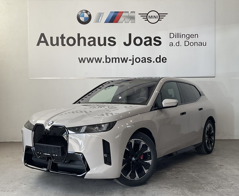 BMW iX xDrive45 |Sitzbelüftung |AHK |Panoramadach Leasing