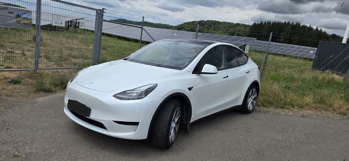 Tesla Model Y Standard – Top-Zustand, schnelle Übernahme ohne Anzahlung! Leasingübernahme