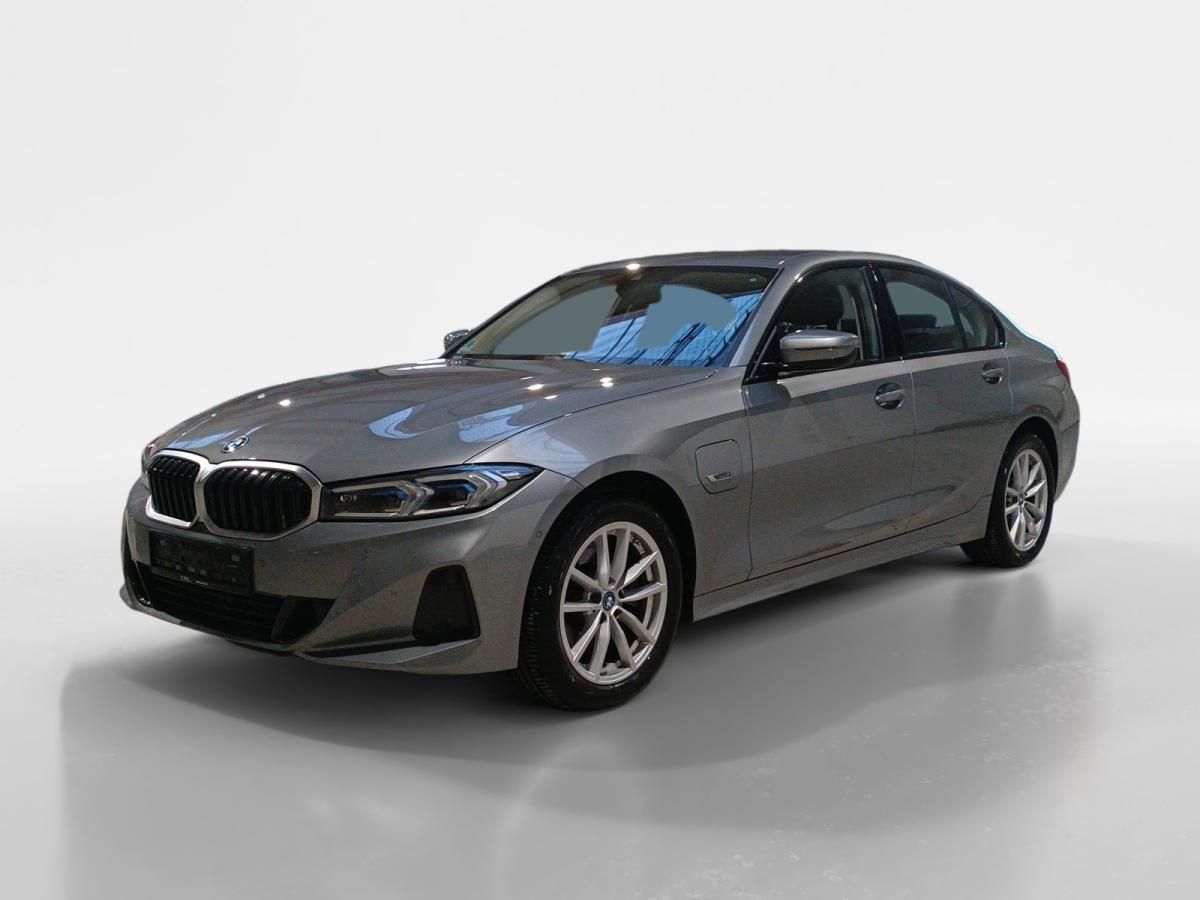 BMW 320 Sofort verfügbar*Haustürlieferung*Innovationspaket*Entertainmentpaket* Leasing