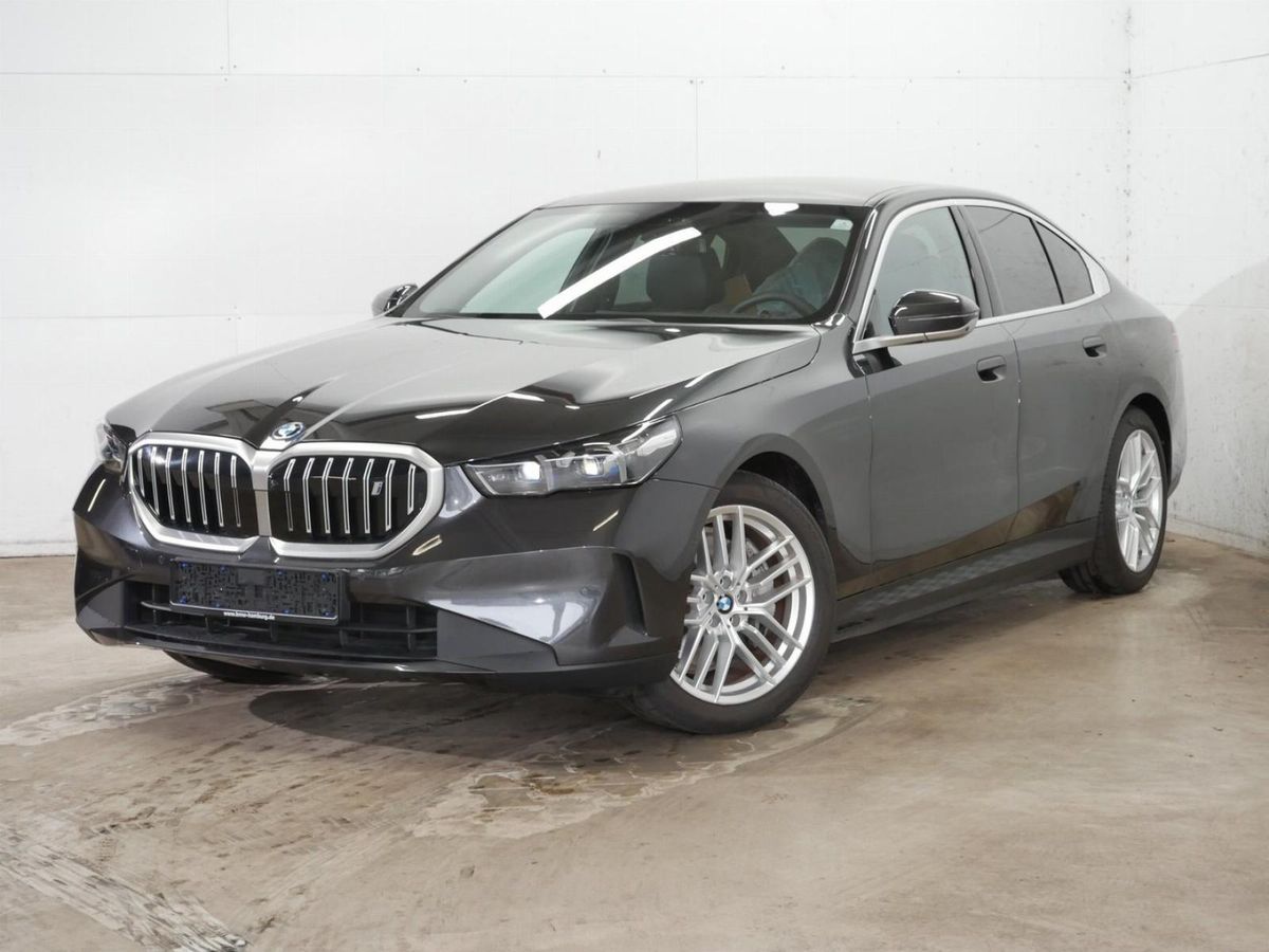 BMW i5 eDrive40 Head-Up/360°/Pano./SHZ hinten/DrivingAss.Prof./Autobahnass./HK/Komfortsitze/Gestik./Abnahme Leasing