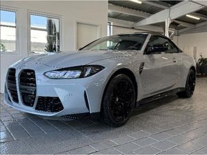 BMW M4 Competition Cabrio mit M xD**Sommerdeals