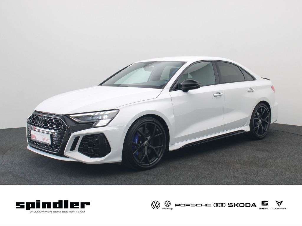 Audi RS 3 Limousine TFSI quattro S-tronic / Vmax290 Leasing
